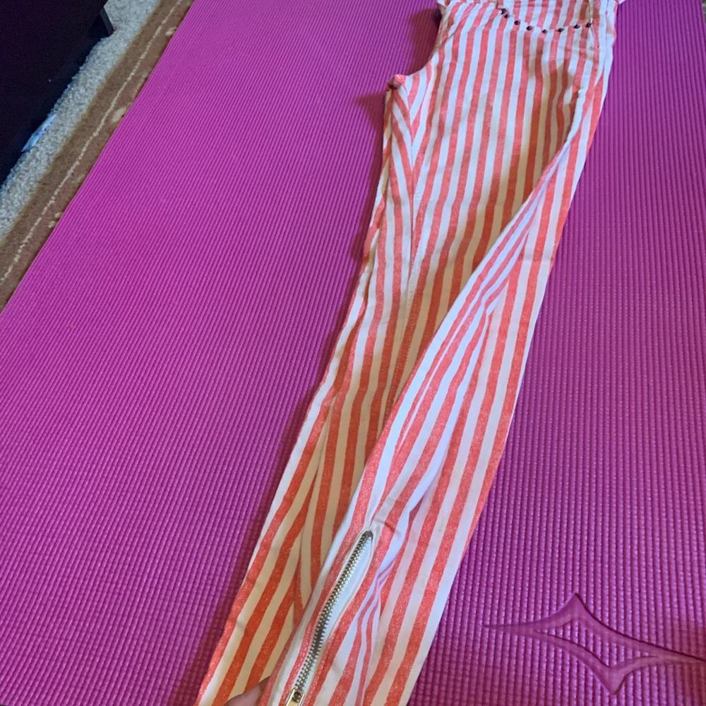 11 pairs of pants like new or new.  Several brands - Picture 5 of 15